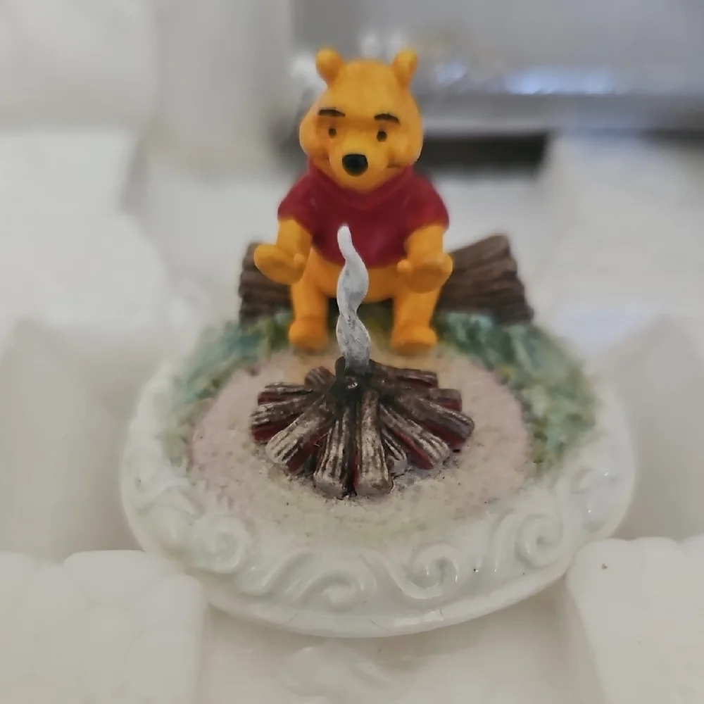 Disney OLSZEWSKI Collection Gold Base - DCI Fireside Thoughts 
